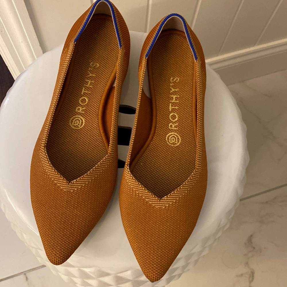 Rothy’s The Point Fantastic Flats—Like New! Fawn color women’s Size 9